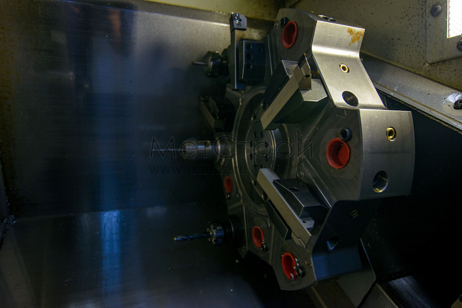 Токарно-револьверный обабатывающий центр для токарно-фрезерной обработки металла. Перемещение по осям 200×356 мм. Haas.